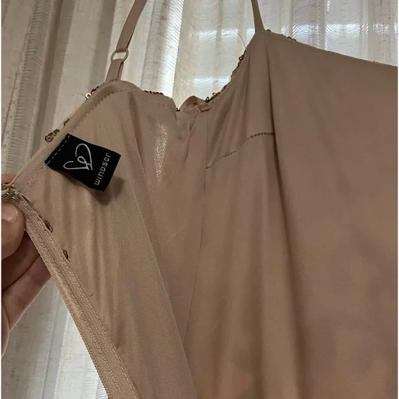 BRAND NEW Windsor formal gold sequin dress - Picture 8 of 14